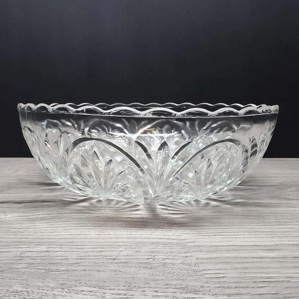 Beautiful Vintage Anchor Hocking Clear Glass Serving Bowl - 8